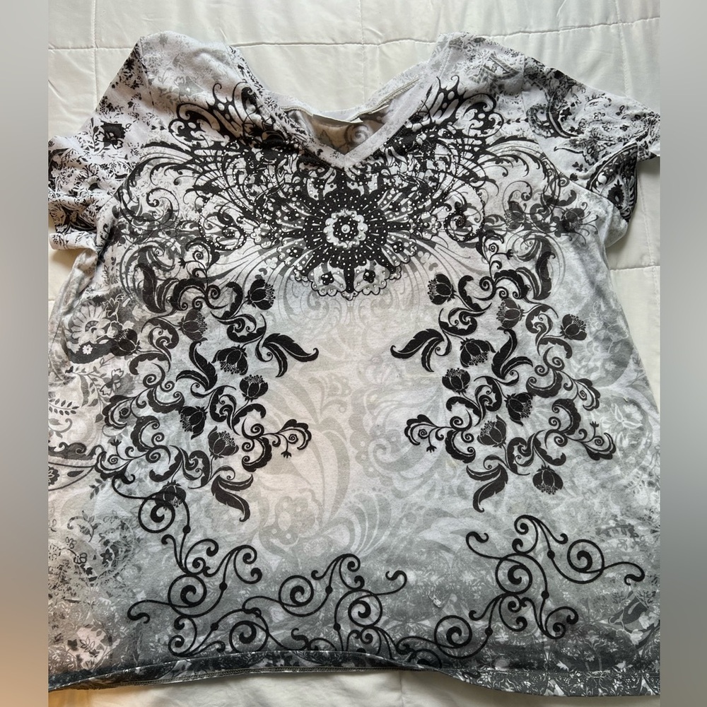 Avenue Short Sleeve V-Neck Tee with Embellishments (studs) floral bohemian
